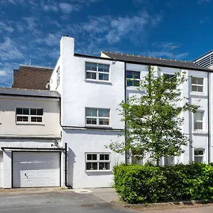 https://the-harrogate-penthouse.yorkshirehotels.net